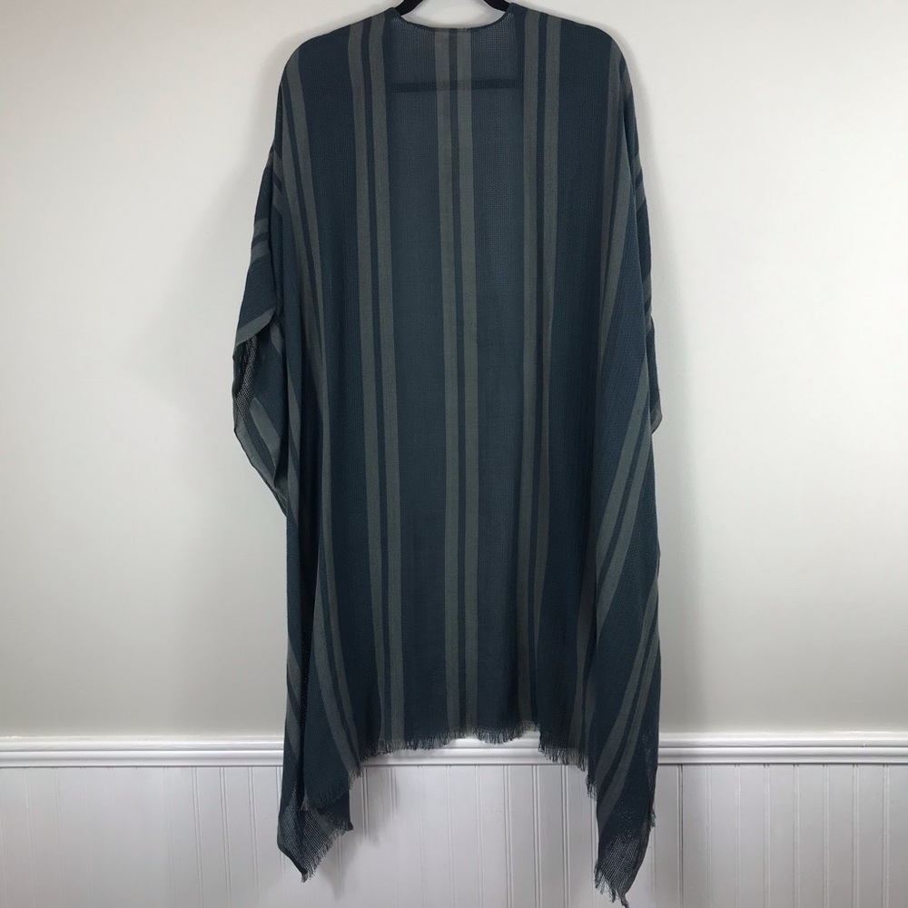 Free People Poncho Kimono - Picture 2 of 4